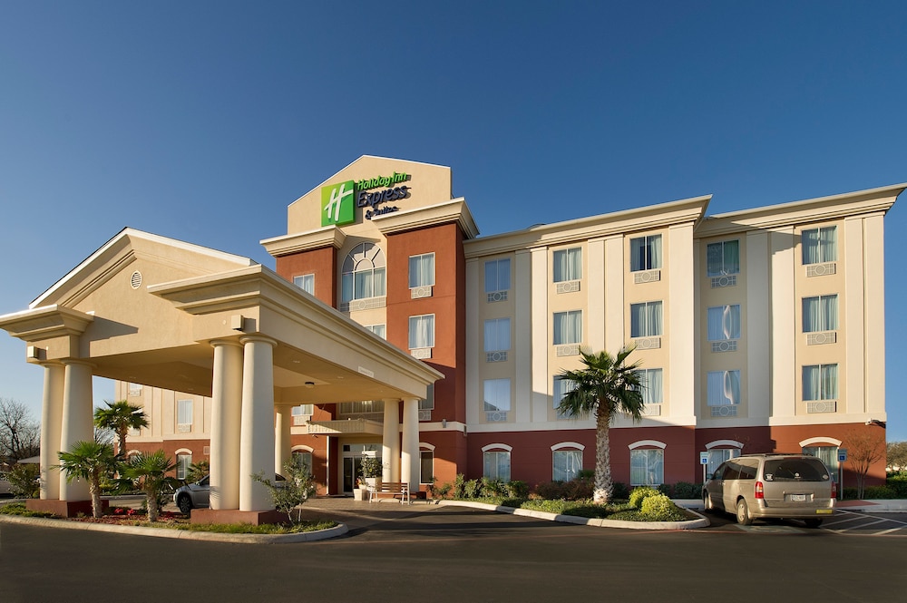 Holiday Inn Express Hotel & Suites Uvalde - photo 37