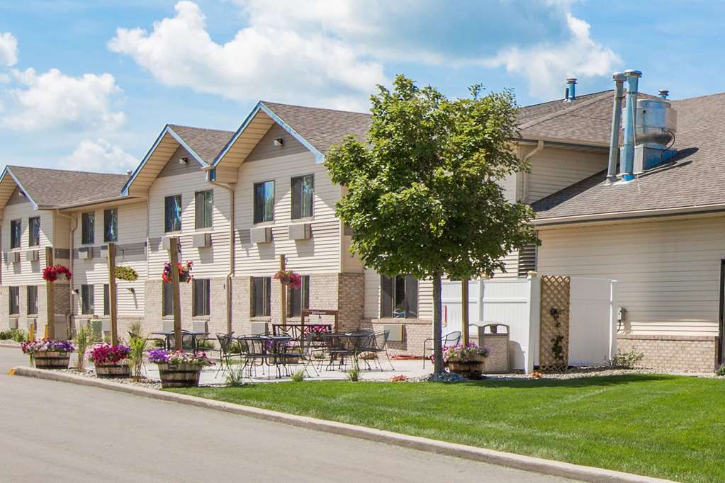 Super 8 by Wyndham Brookings - photo 2