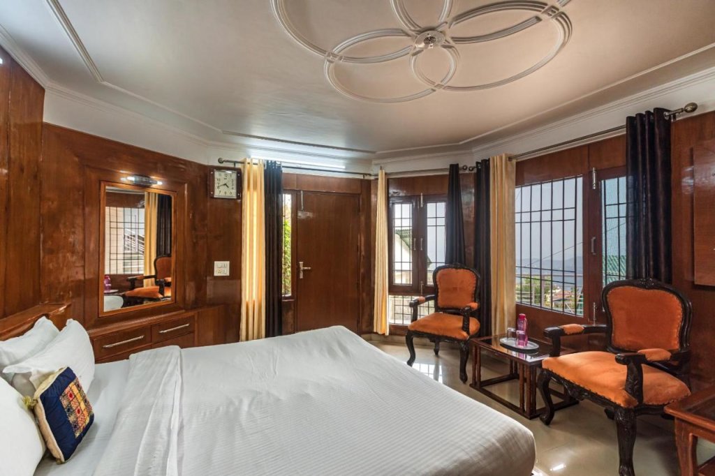 Saffronstays Grandview Haven Barog in Solan, India