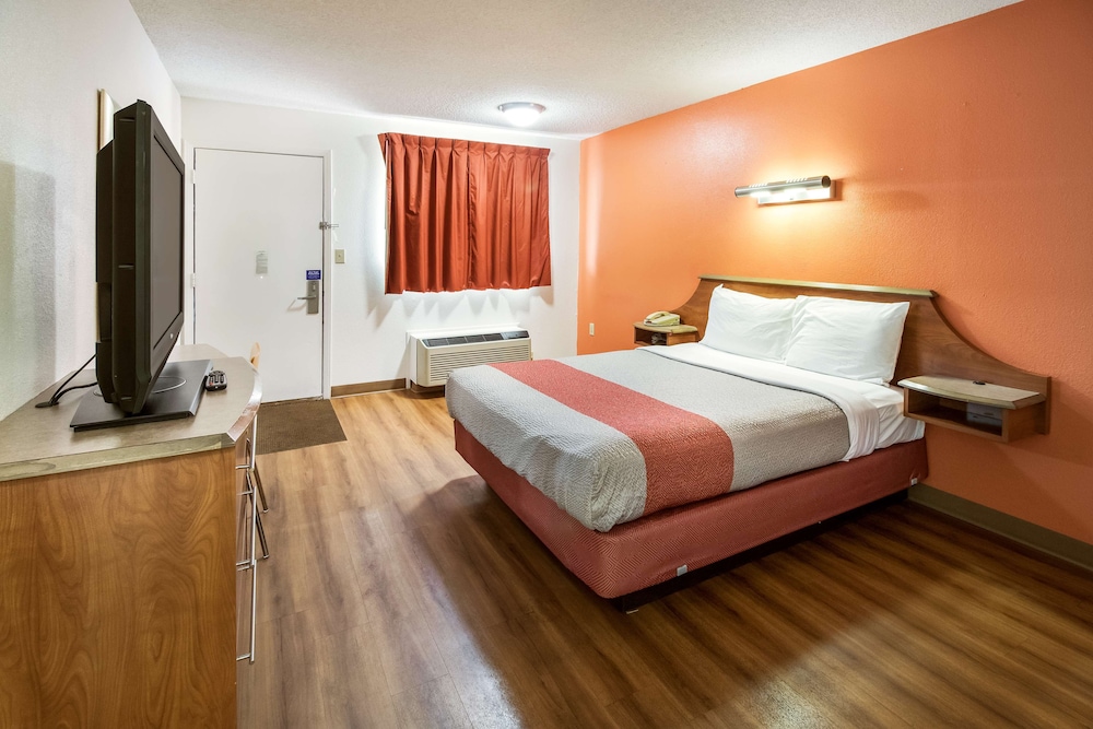 Motel 6 Dayton Englewood - photo 3