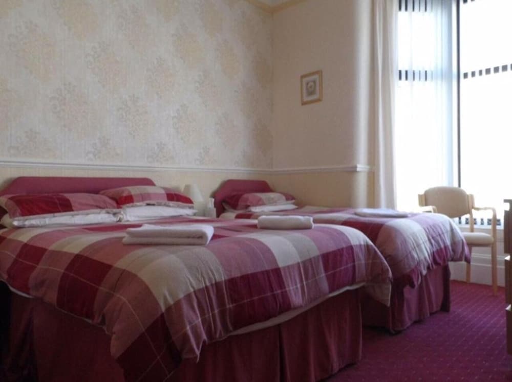 Pembroke Private Hotel — Blackpool — photo 4