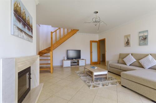 Alojamento Santo António — 4-Star Luxury Hotel in Peniche, Portugal