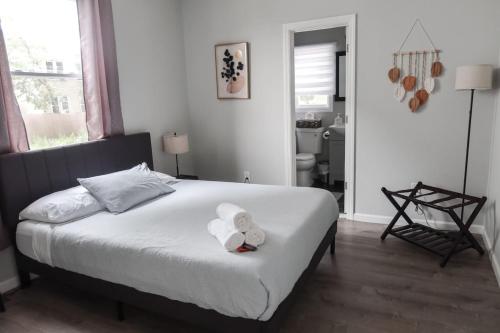 3Bed 2Bath Apt Near NYC plus Parking and Laundry — 4-Star Luxury Hotel in Irvington, United States