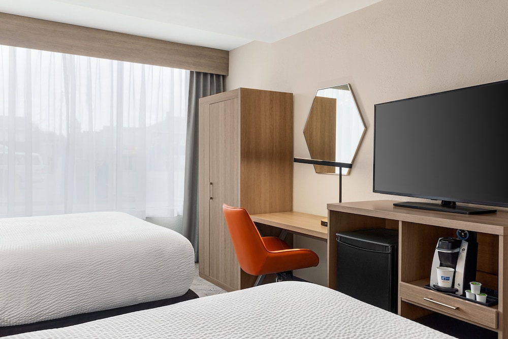Holiday Inn Express & Suites Evansville Downtown By IHG - photo 17