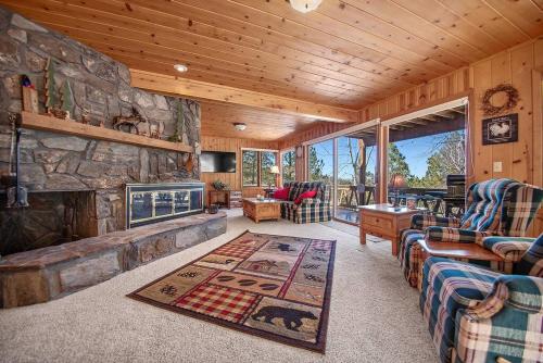 Holliday House — 4-Star Luxury Hotel in Rapid City, United States