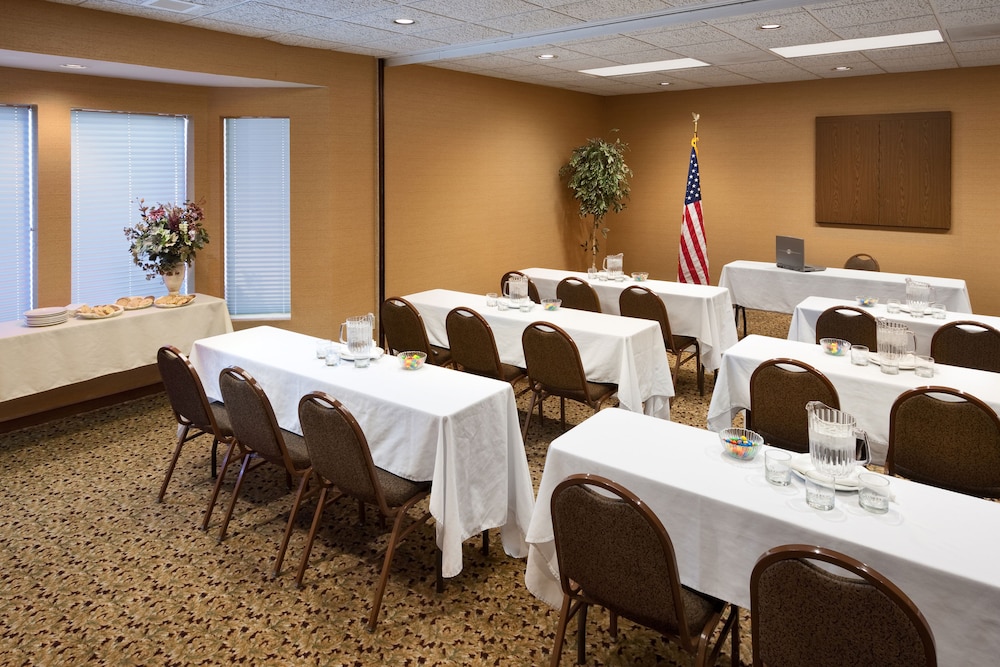 Quality Inn & Suites Albuquerque Midtown University Area - photo 26