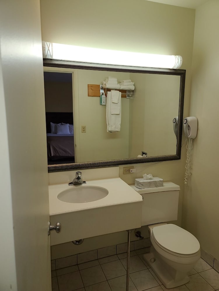 Budget Inn Farmington - photo 16