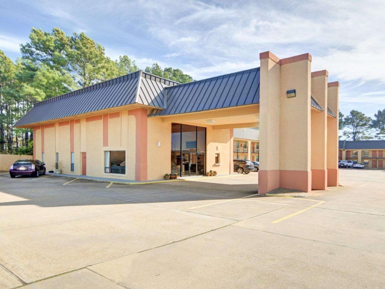 Econo Lodge Marshall - carbon neutral hotel in Marshall