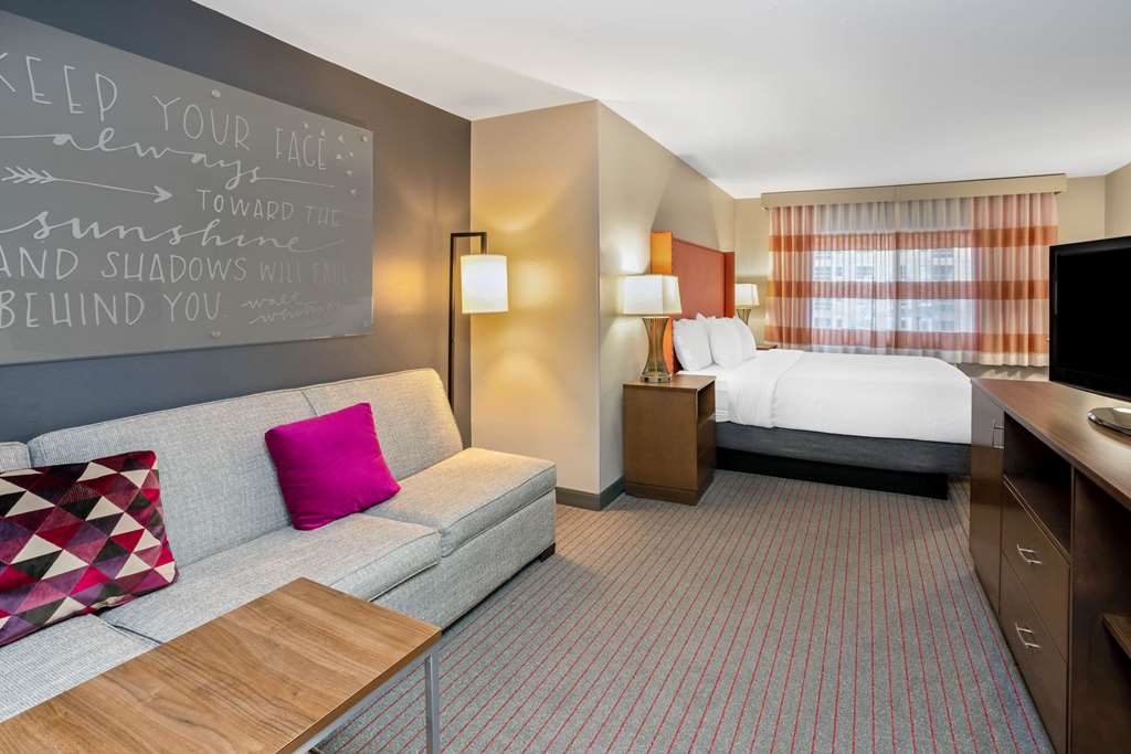 La Quinta Inn & Suites by Wyndham Seattle Federal Way - photo 20