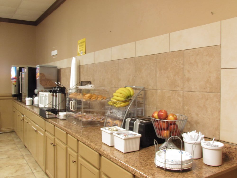 USA Inn and Suites Springfield Ohio - featured photo