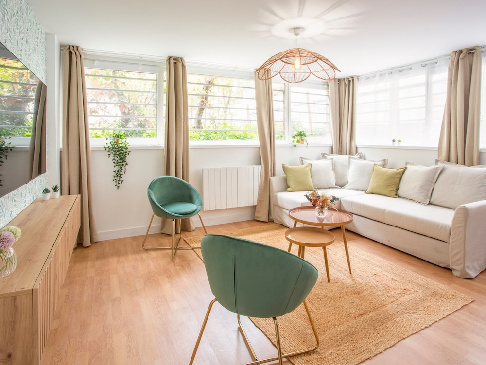 Merveil Family Suite Marais Pelee — 4-Star Luxury Hotel in Paris, France