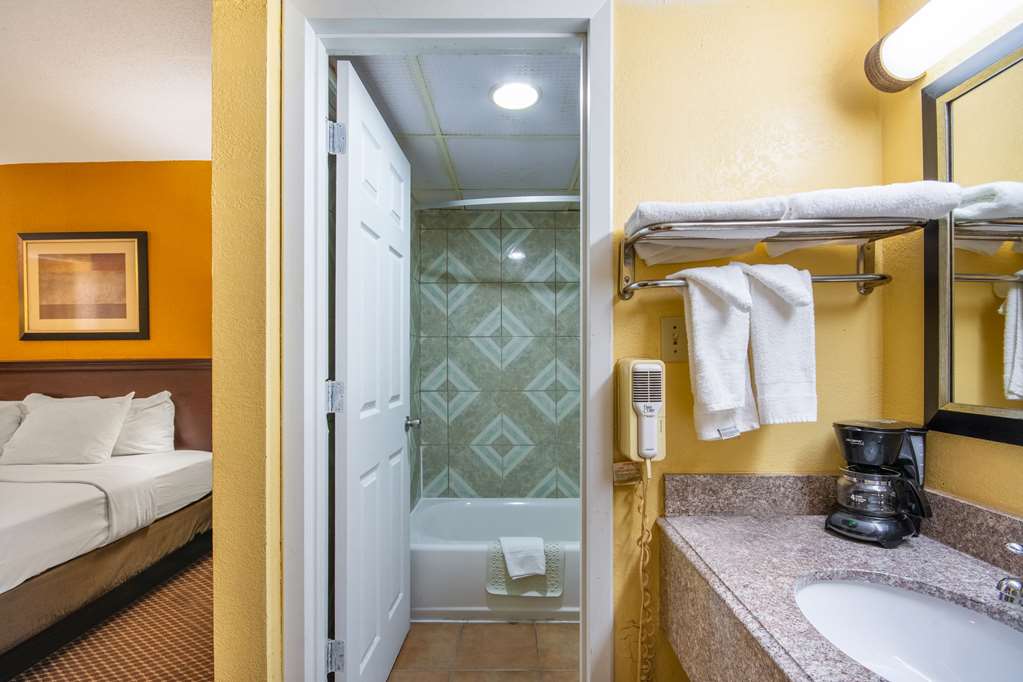 Americas Best Value Inn Elk City - photo 12