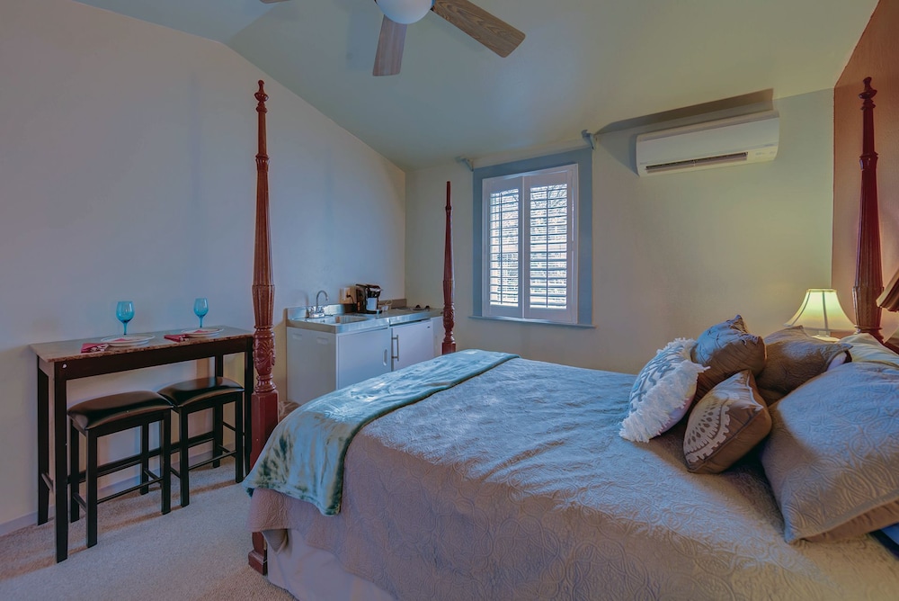 Carlisle Garden Suites - photo 34