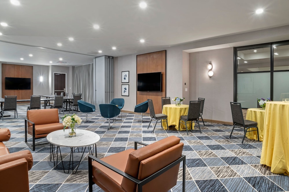 Sheraton Suites Old Town Alexandria - photo 47