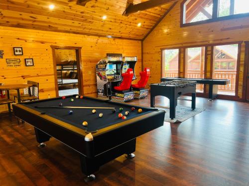 Bear Hands Retreat - last minute hotel in Sevierville