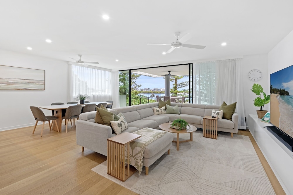 Allisee Apartments — 4-Star Luxury Hotel in Hollywell, Australia