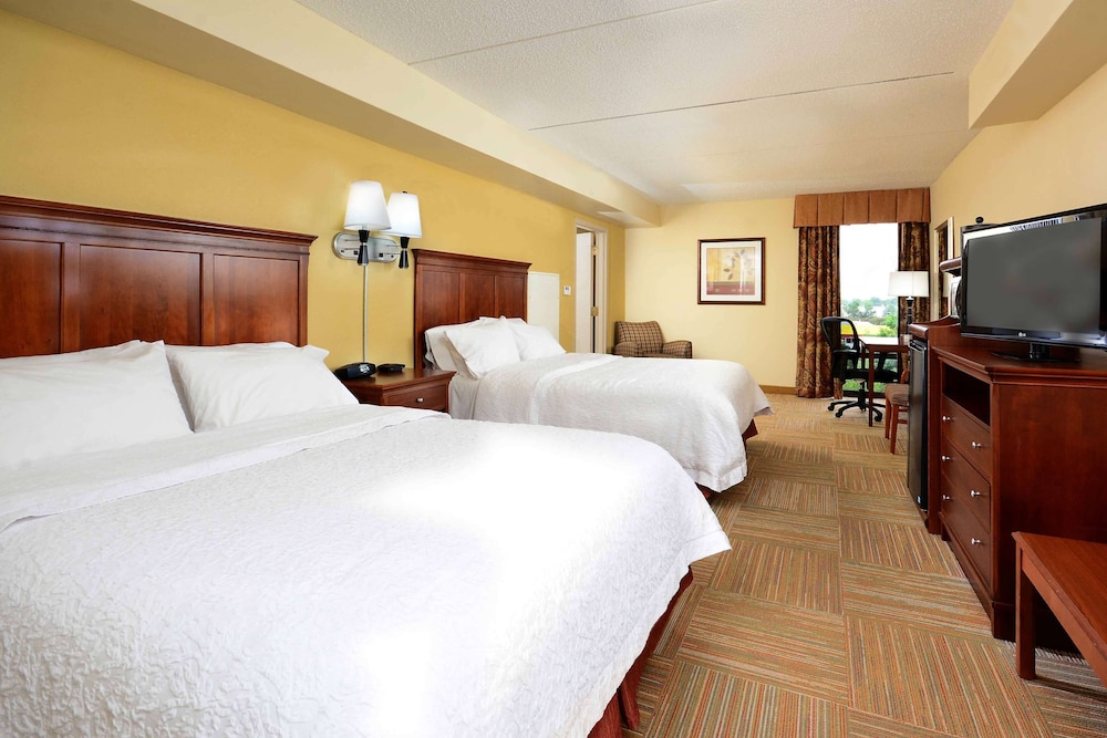 Hampton Inn Raleigh Capital Blvd. North - photo 17