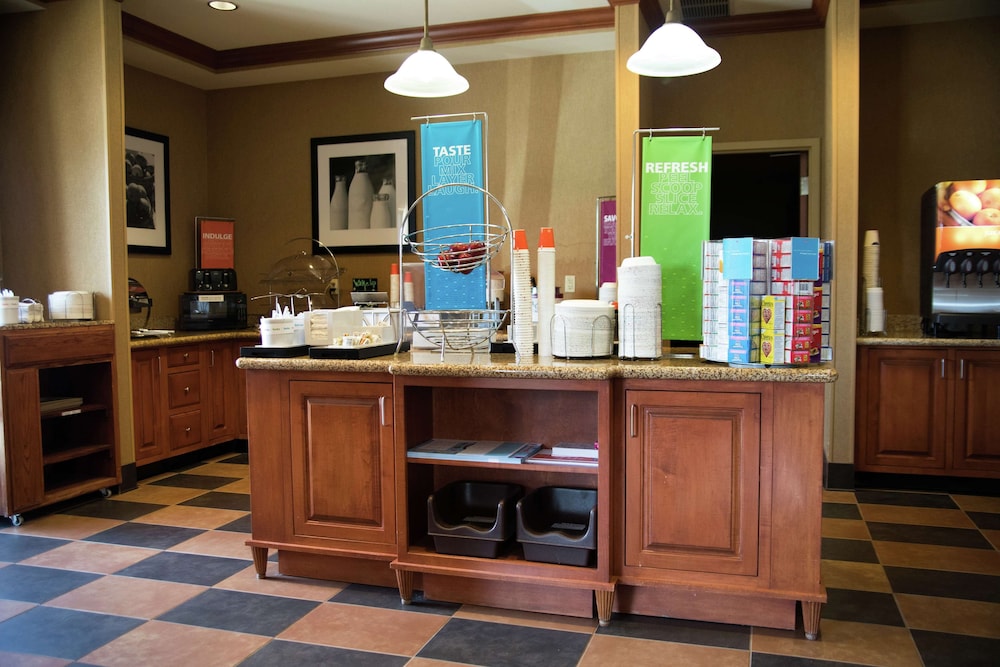Hampton Inn Mountain Home - photo 8