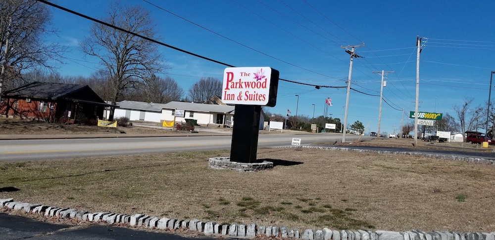 The Parkwood Inn & Suites - photo 28