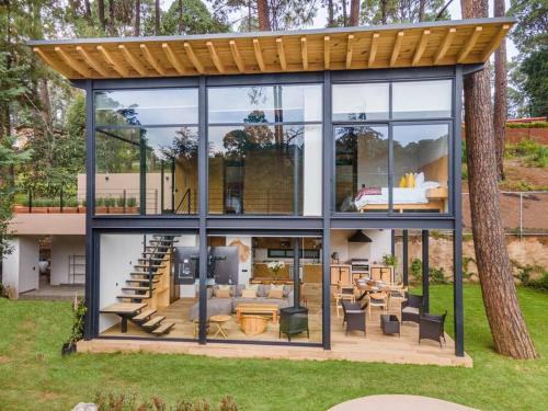 CASA NUEVA en Avandaro rodeada de Naturaleza — 4-Star Luxury Hotel in Valle De Bravo, Mexico
