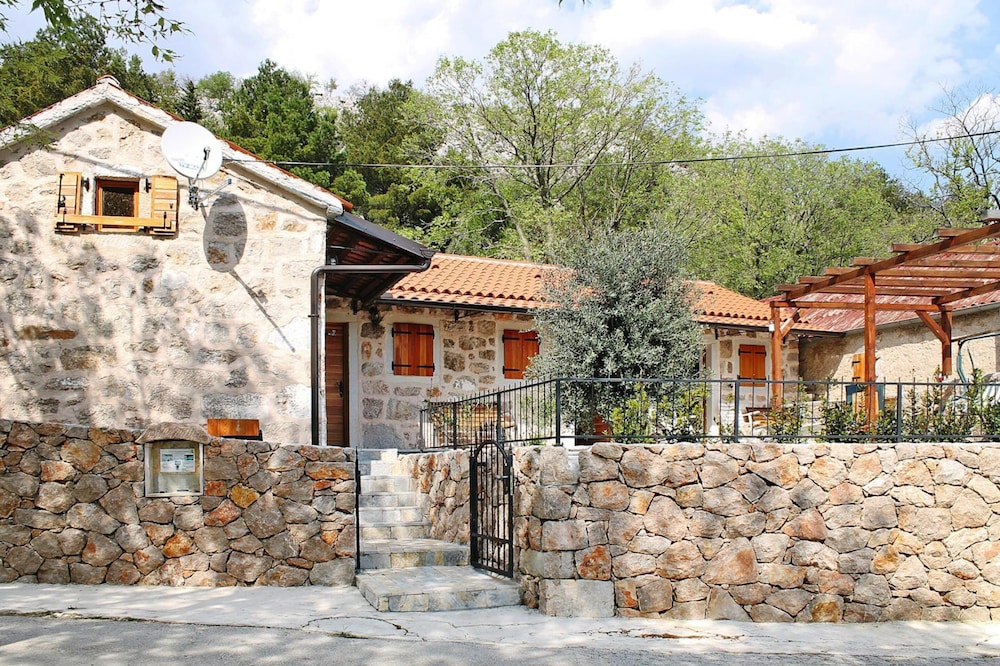Villa in Starigrad near Paklenica National Park — 4-Star Luxury Hotel in Starigrad, Croatia