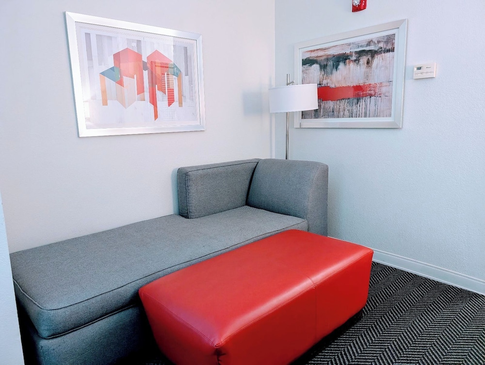 Best Western Plus Columbus North Ft. Moor - photo 12