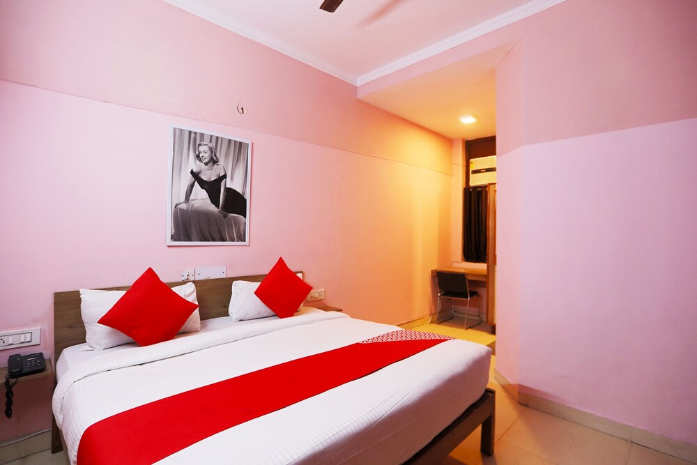 OYO 62899 Avni Residency