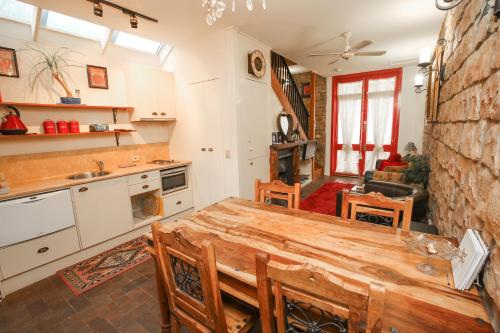 The Stable On Olive — Mildura — photo 2