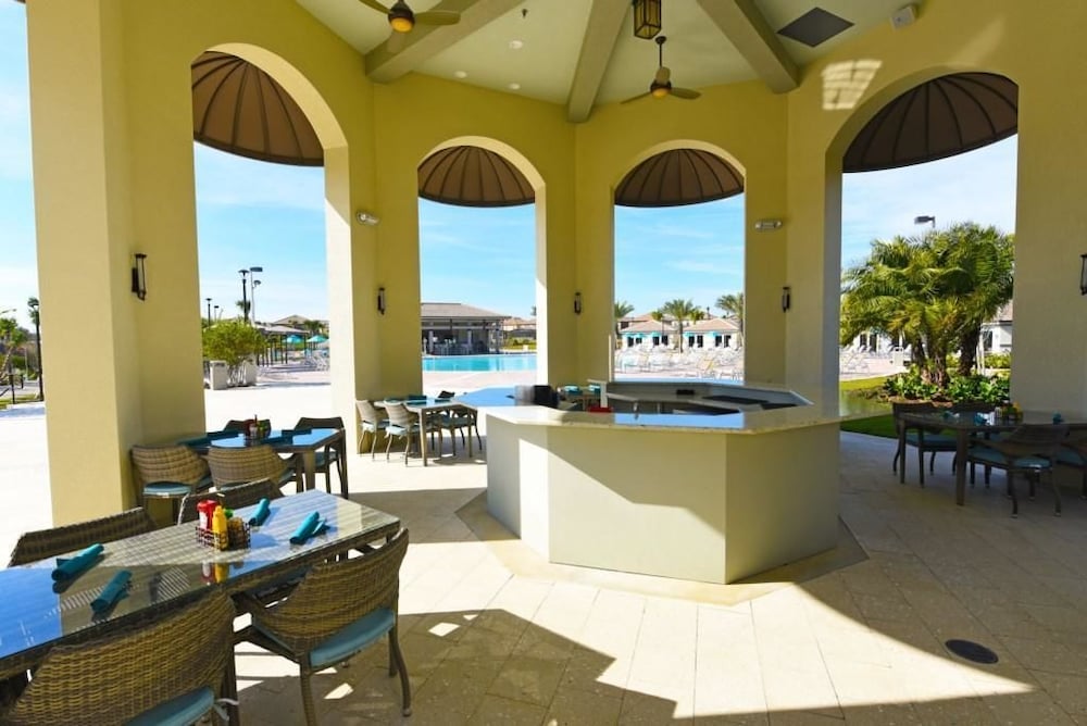 1586 Champions House 5 Bedroom by Florida Star — 4-Star Luxury Hotel in Davenport, United States