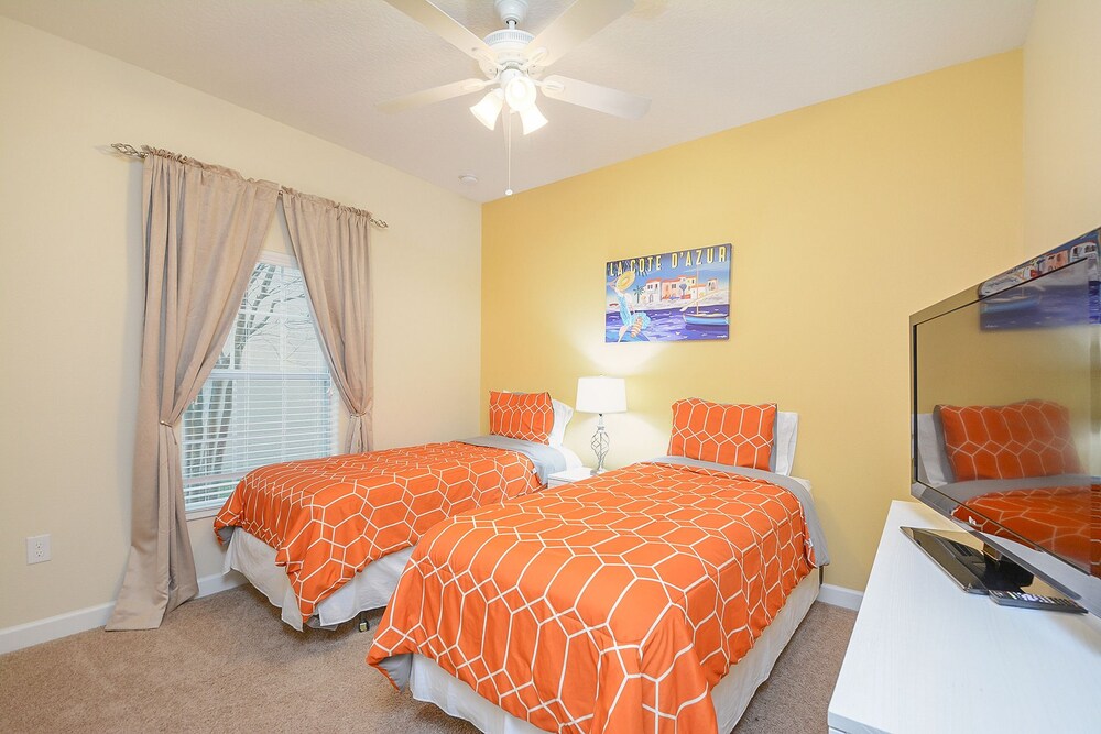 Paradise Palms Resort by VHC Hospitality - photo 4
