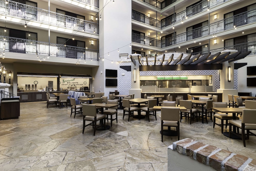 Embassy Suites by Hilton Los Angeles LAX South El Segundo - photo 39