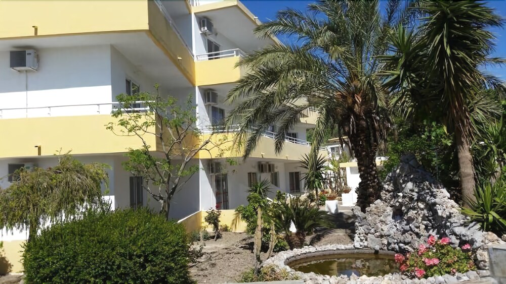 Summer Days - carbon neutral hotel in Rodos
