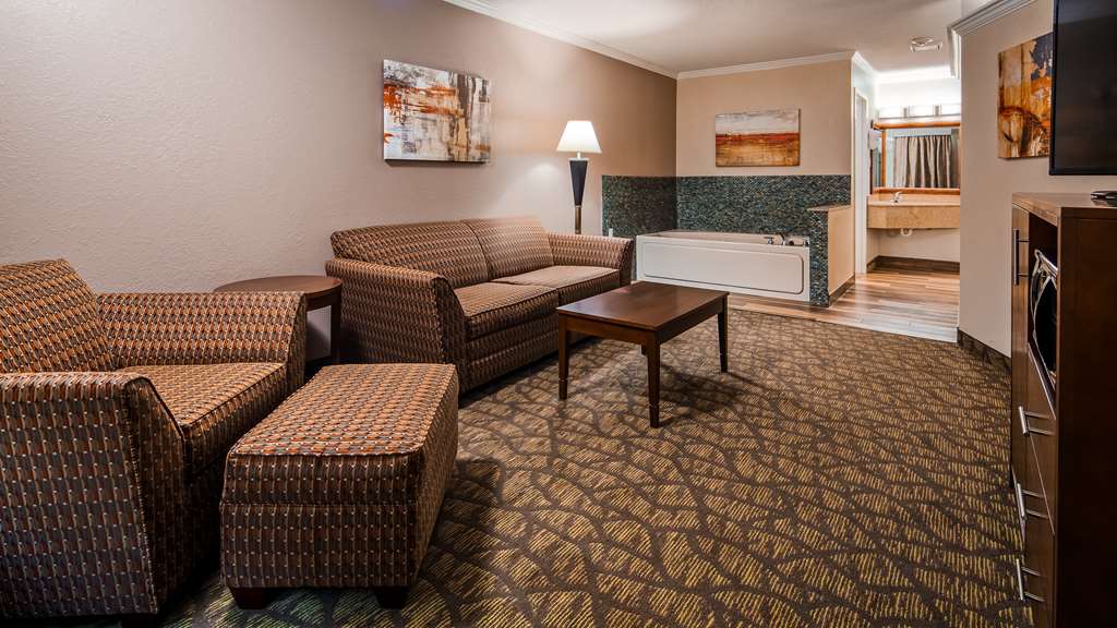 Best Western Of Hartland - photo 32