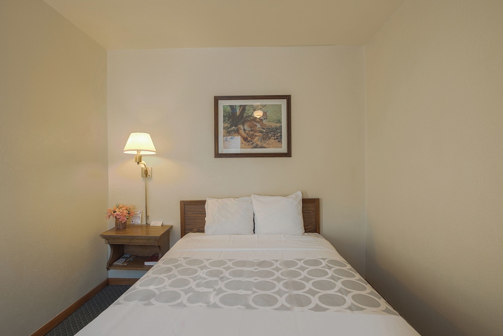 Love Hotels Silver Street by OYO at Hurley WI - photo 30