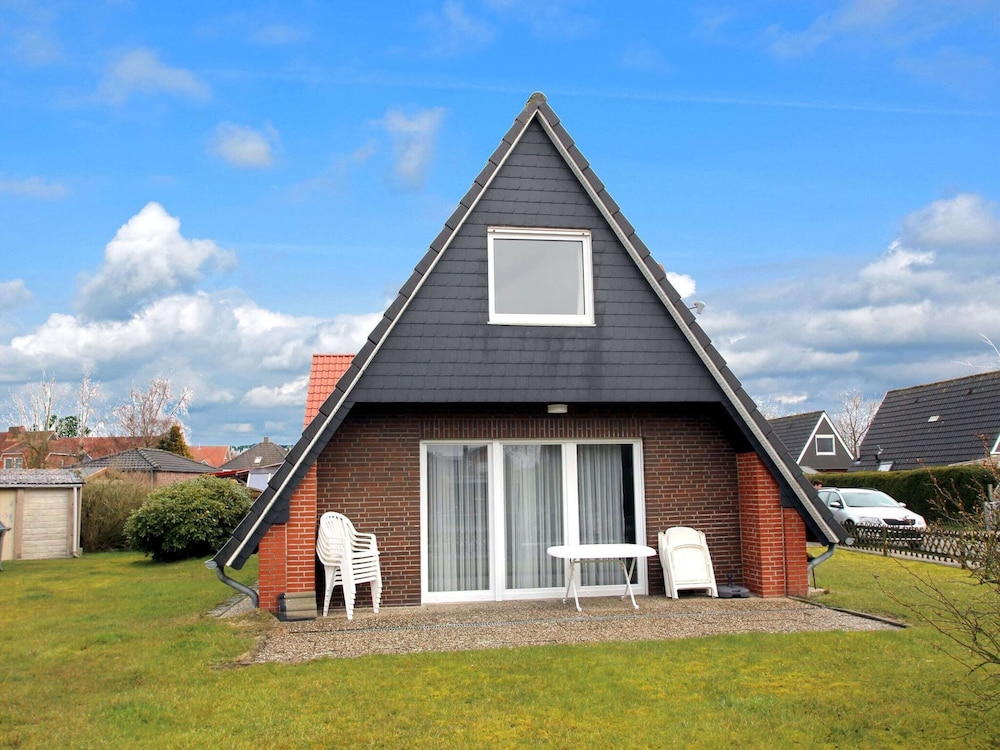 Greetjehaus mit Garten Nähe Strand Dornumersiel — 4-Star Luxury Hotel in Dornum, Germany