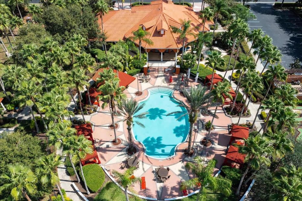 4BR Family Resort Home Private pool & Games Room - photo 4
