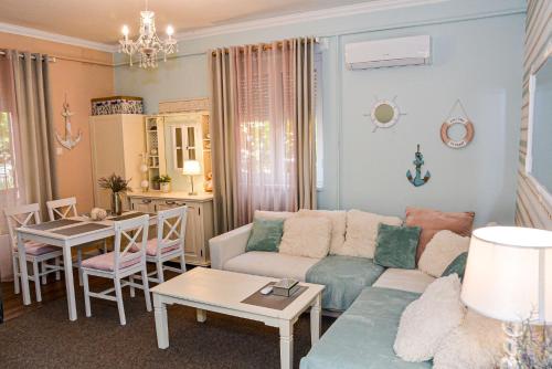 Holly Vendégház — 4-Star Luxury Hotel in Hajduszoboszlo, Hungary