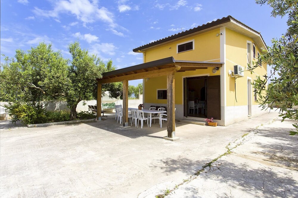 Villa Rosa — 4-Star Luxury Hotel in Trappeto, Italy