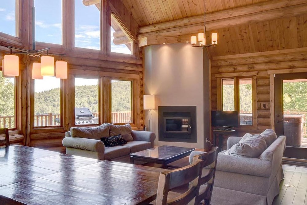 Chalet Blue Jay — 4-Star Luxury Hotel in Mont-Tremblant, Canada