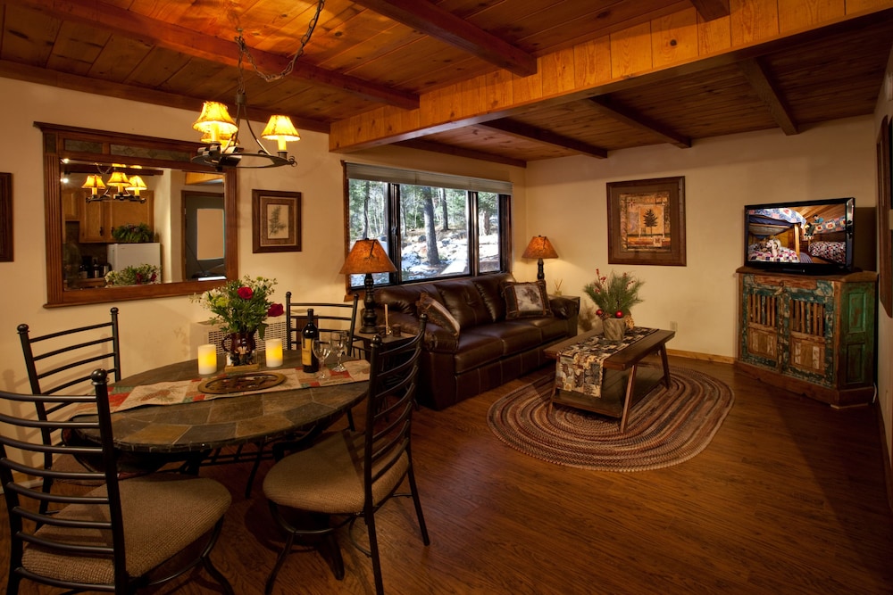 Cottam's Lodge by Alpine Village Suites - photo 15