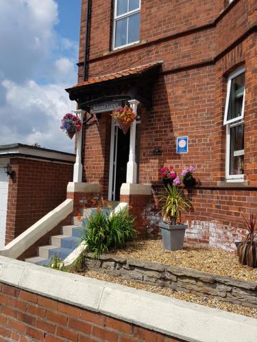 Autumn Leaves Guest House — 4-Star Luxury Hotel in Whitby, United Kingdom