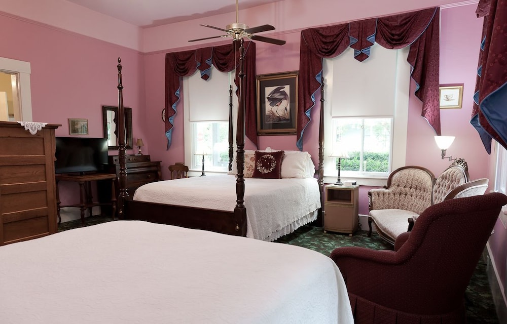 Devereaux Shields House - photo 17