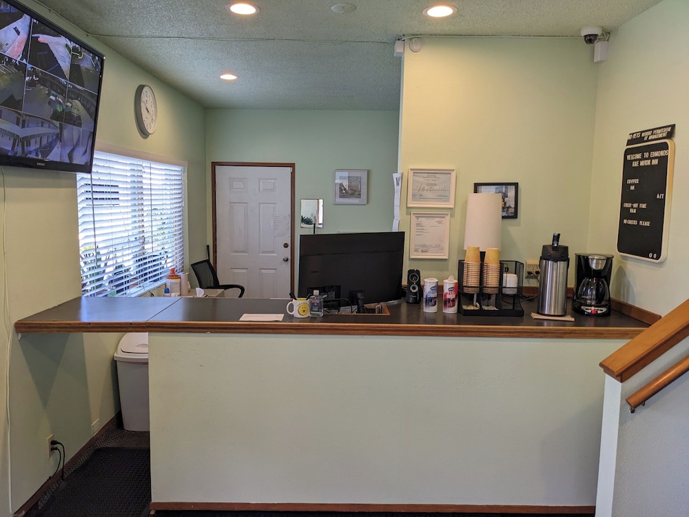 K&E Motor Inn - photo 2