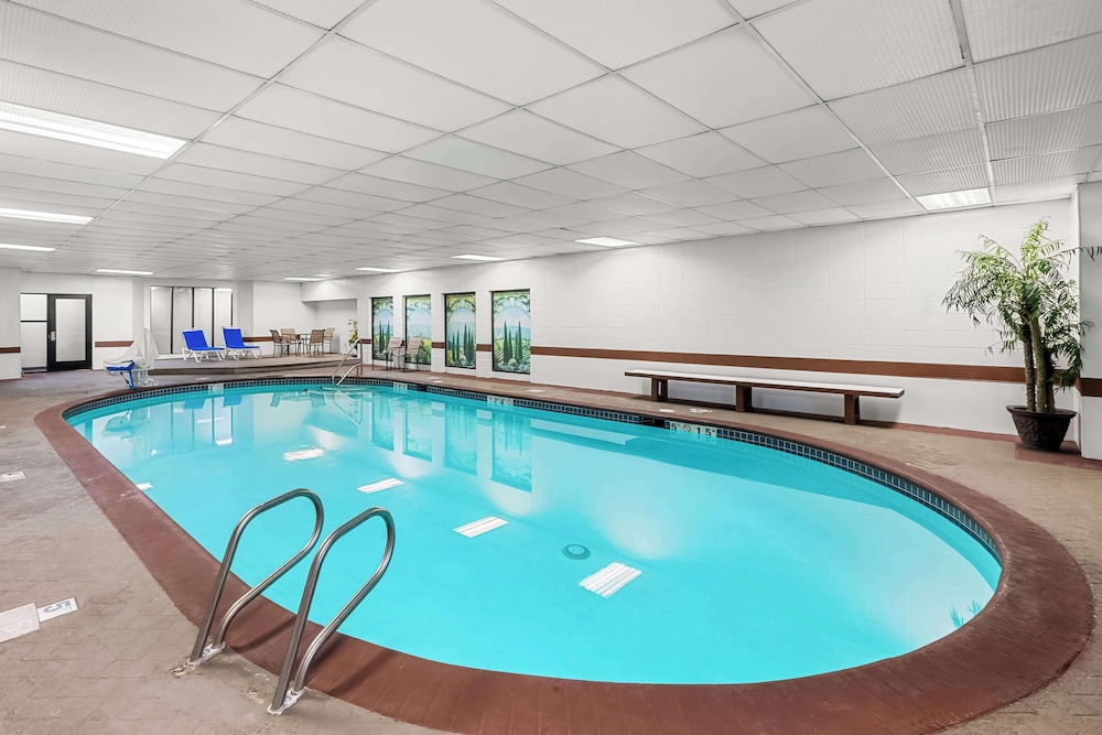 SureStay Hotel by Best Western SeaTac Airport North - photo 37
