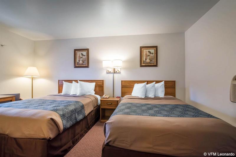 Econo Lodge St Albans - photo 2