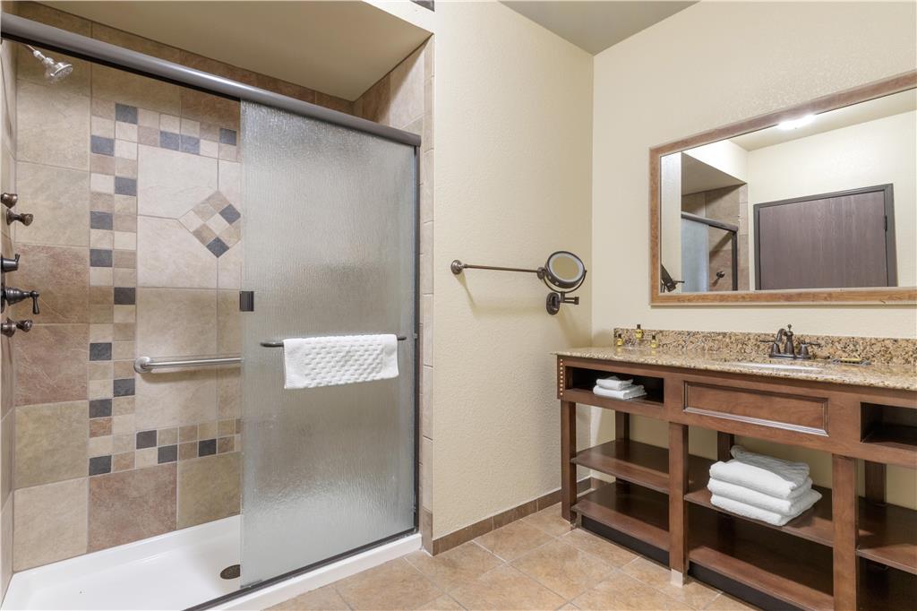 Best Western Plus Cimarron Hotel & Suites - photo 49