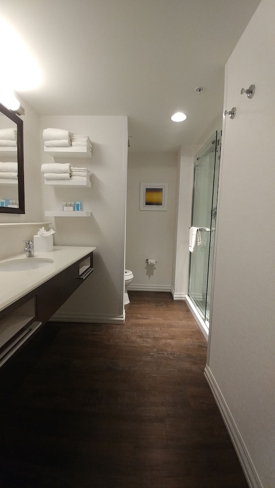 Hampton Inn Lexington Medical Center - photo 16