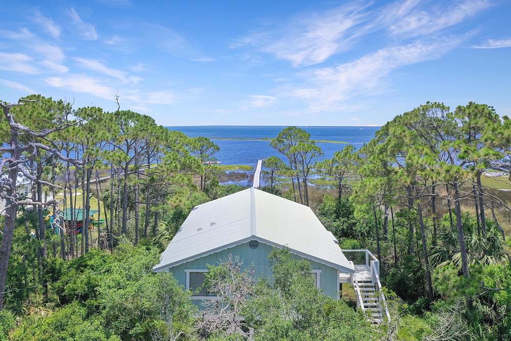 Hideaway Bay by Pristine Properties Vacation Rentals — 4-Star Luxury Hotel in Port Saint Joe, United States