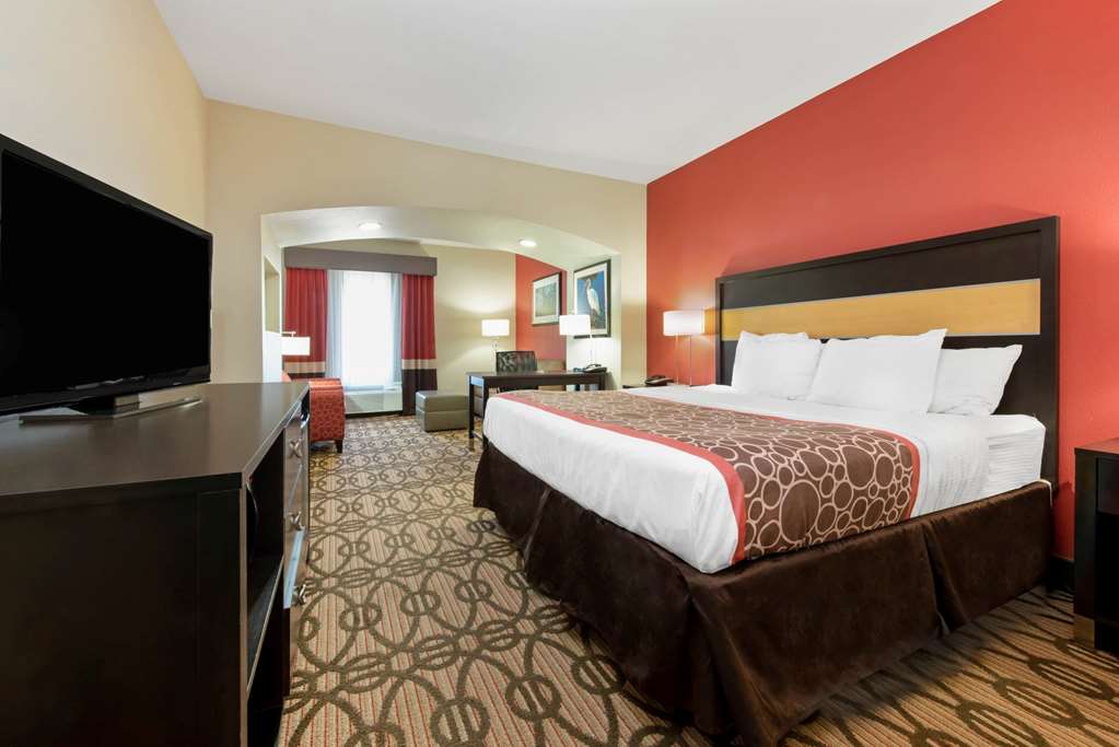La Quinta Inn & Suites by Wyndham Leesville Ft. Polk - photo 19