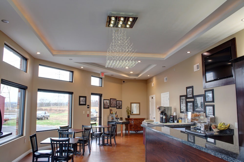 Luxbury Inn & Suites - photo 3